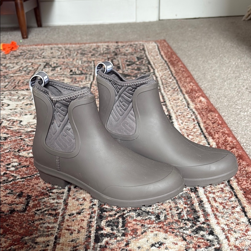 Women's Gray Waterproof Chelsea Rain Boots